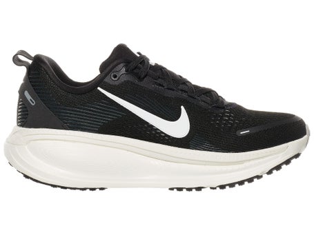 Nike Vomero 18\Womens Shoes\Black/Summit/Coconut Milk