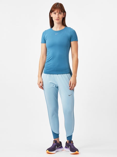 Nike Women's Spring Aura Slim-Fit Top - Running Warehouse Europe