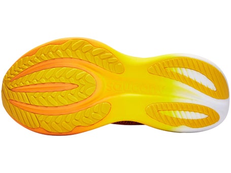 Saucony Triumph 24\Mens Shoes\Fuego