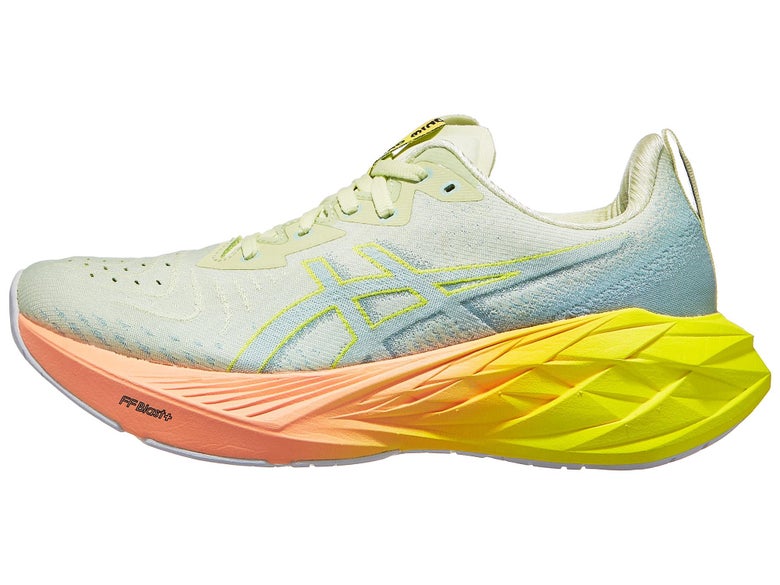 ASICS Novablast 4